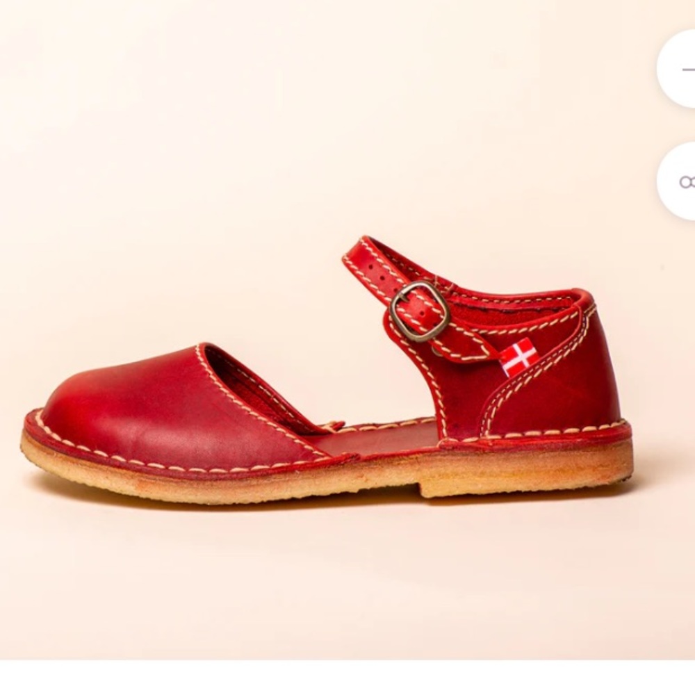 Duckfeet Mols Red Closed  toe Sandals with Mary Jane Strap size 39